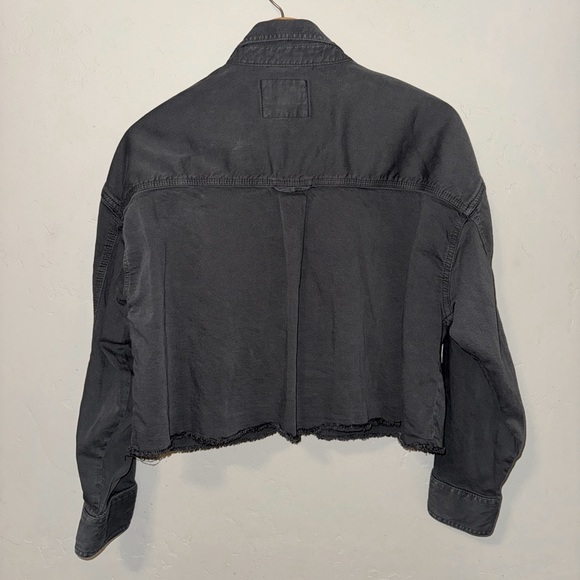 American Eagle Cropped Button Up - Picture 2 of 6